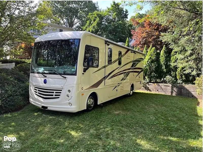 2020 Holiday Rambler Admiral 28A, $ 66,000