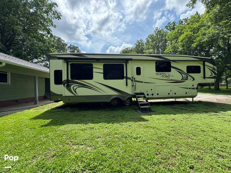 2019 Jayco North Point 377RLBH, $ 67,300