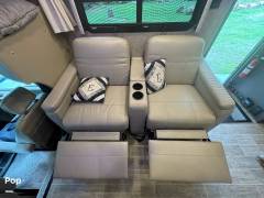2022 Thor Motor Coach Omni RB34, $ 159,995