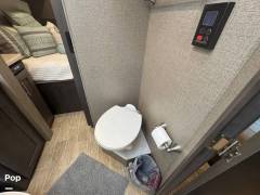 2022 Thor Motor Coach Omni RB34, $ 159,995