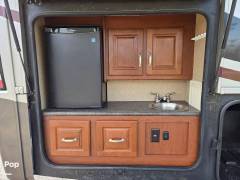 2015 Thor Motor Coach Challenger 37ND, $ 70,000