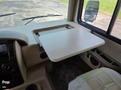 2015 Thor Motor Coach Challenger 37ND, $ 70,000