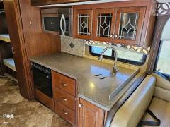 2016 Thor Motor Coach Miramar 34.3, $ 74,000
