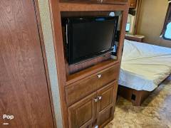 2016 Thor Motor Coach Miramar 34.3, $ 74,000