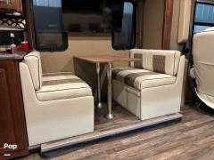 2016 Thor Motor Coach Miramar 34.3, $ 74,000