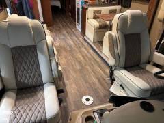 2016 Thor Motor Coach Miramar 34.3, $ 74,000