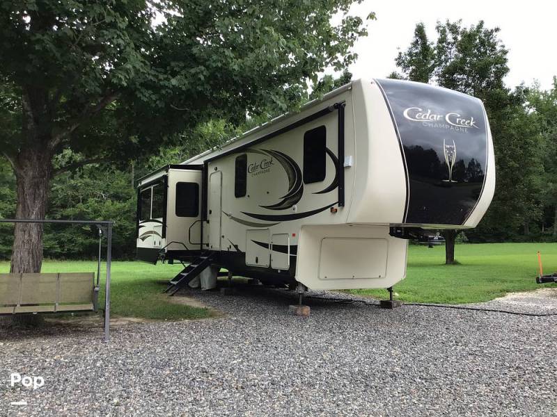 2019 Forest River Cedar Creek Champagne 38EL, $ 56,700