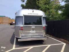 2021 Airstream Flying Cloud 27FB Twin, $ 79,900