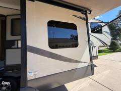 2019 Rockwood Signature 8297S, $ 24,900