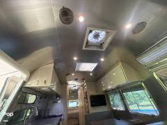 2021 Airstream Flying Cloud 30RB, $ 69,000