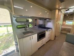 2021 Airstream Flying Cloud 30RB, $ 69,000