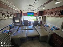 2011 Winnebago Tour 40CD, $ 100,000