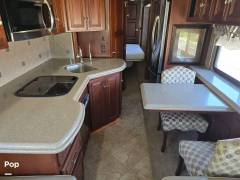 2011 Winnebago Tour 40CD, $ 100,000