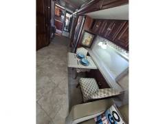 2011 Winnebago Tour 40CD, $ 100,000