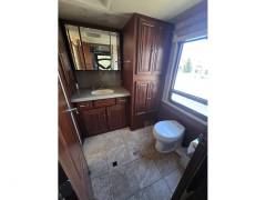 2011 Winnebago Tour 40CD, $ 100,000