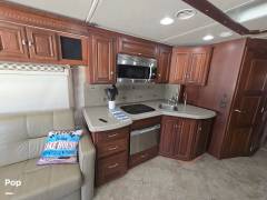 2011 Winnebago Tour 40CD, $ 100,000