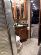 2014 Fleetwood Discovery 40G, $ 111,999