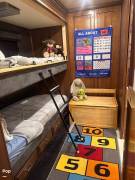 2014 Fleetwood Discovery 40G, $ 111,999