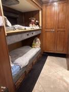 2014 Fleetwood Discovery 40G, $ 111,999