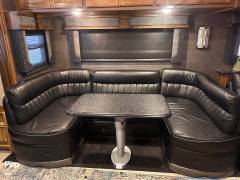 2014 Fleetwood Discovery 40G, $ 111,999