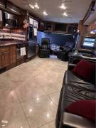 2014 Fleetwood Discovery 40G, $ 111,999