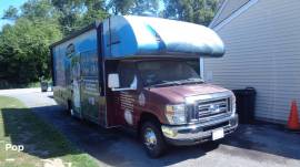 2018 Thor Motor Coach Chateau 26B, $ 55,000