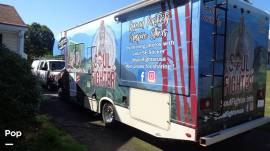 2018 Thor Motor Coach Chateau 26B, $ 55,000
