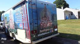 2018 Thor Motor Coach Chateau 26B, $ 55,000
