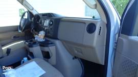 2018 Thor Motor Coach Chateau 26B, $ 55,000