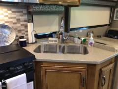 2016 Thor Motor Coach Quantum LF31, $ 39,900