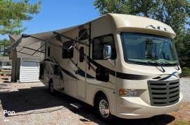 2015 Thor Motor Coach A.C.E. 29.3, $ 44,000