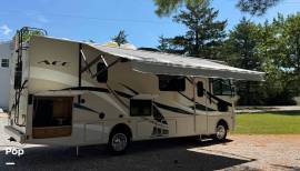 2015 Thor Motor Coach A.C.E. 29.3, $ 44,000