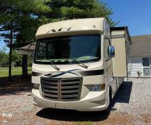 2015 Thor Motor Coach A.C.E. 29.3, $ 44,000
