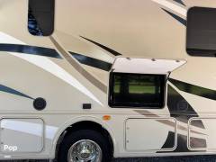 2015 Thor Motor Coach A.C.E. 29.3, $ 44,000