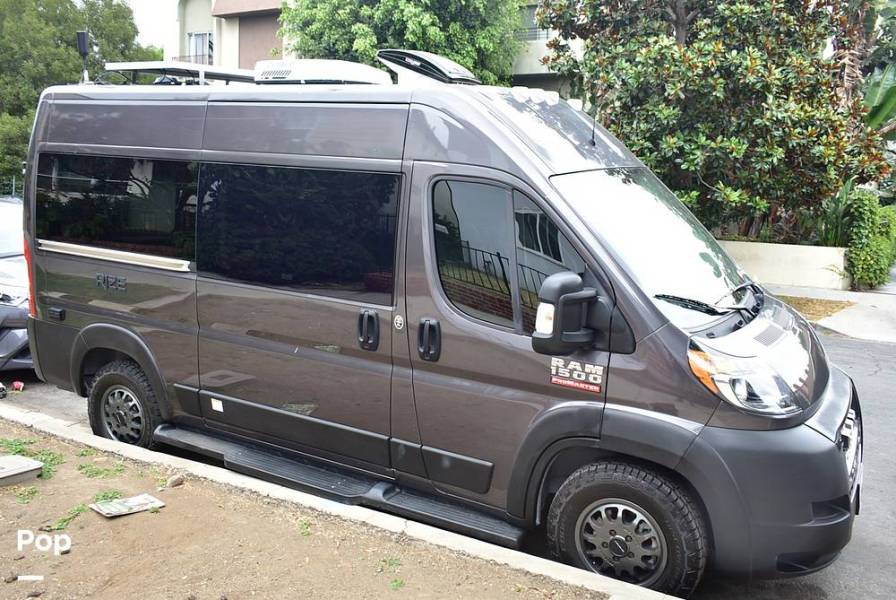 2022 Thor Motor Coach Rize 18M, $ 75,000