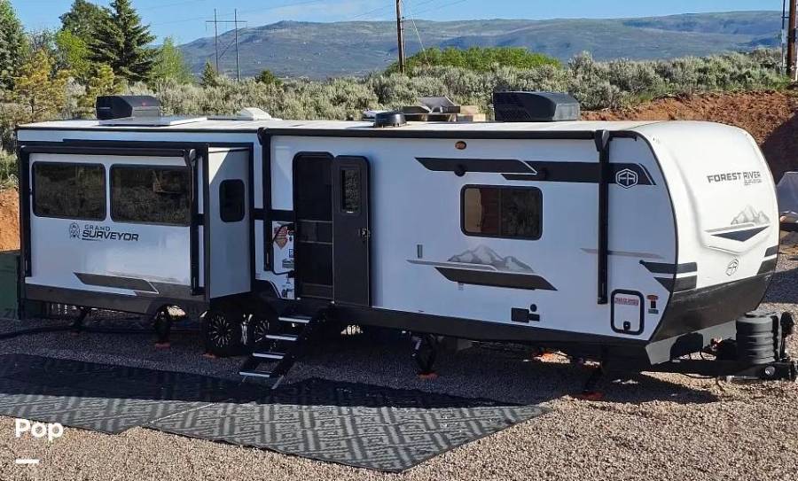 2025 Grand Surveyor 305RLBS, $ 44,950