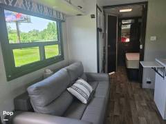 2022 Entegra Coach Odyssey 27U, $ 69,000
