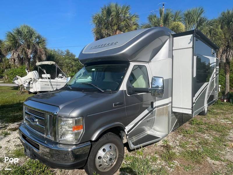 2018 Winnebago Cambria 30J, $ 64,800