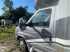 2018 Winnebago Cambria 30J, $ 64,800