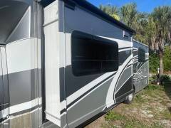2018 Winnebago Cambria 30J, $ 64,800