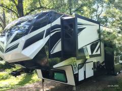 2021 Dutchmen Voltage 3845, $ 66,700