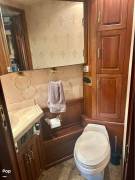 2000 Prevost H3-45 Royale, $ 250,000
