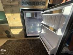 2020 Outside Vans Fusion 170 4x4, $ 169,000