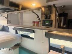 2020 Outside Vans Fusion 170 4x4, $ 169,000