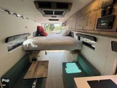 2020 Outside Vans Fusion 170 4x4, $ 169,000