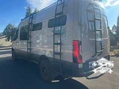 2020 Outside Vans Fusion 170 4x4, $ 169,000