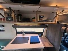 2020 Outside Vans Fusion 170 4x4, $ 169,000