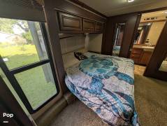 2011 Fleetwood Bounder Classic 36R, $ 39,350