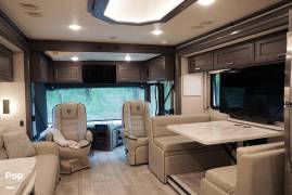 2023 Thor Motor Coach Aria 4000, $ 255,000