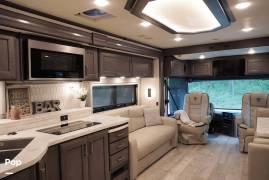 2023 Thor Motor Coach Aria 4000, $ 255,000